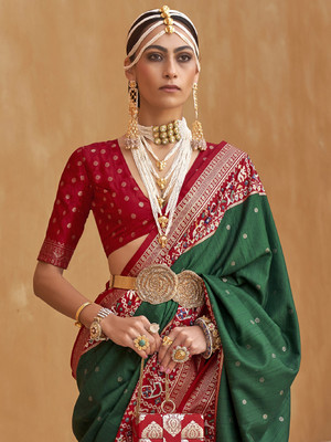 Sareemall Self Design Patola Silk Blend Saree(Green)