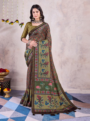 RekhaManiyar Digital Print Bollywood Silk Blend Saree(Multicolor)