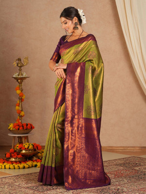 Tasrika Woven Kanjivaram Silk Blend Saree(Light Green)