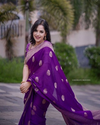 frenzy design Woven, Embellished, Self Design Kanjivaram Silk Blend, Jacquard Saree(Purple)