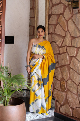 hastshilpi Printed, Color Block, Blocked Printed, Floral Print, Dyed Daily Wear Pure Cotton Saree(Red)