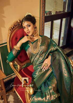 pluze fashion studio Woven Kanjivaram Pure Silk Saree(Green)