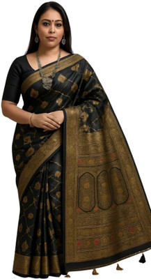 DHAROHHAR Embellished Banarasi Silk Blend Saree(Green)