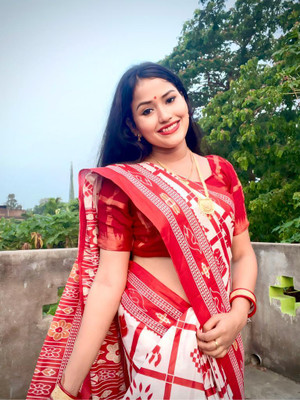 ETHNIC ODISHA HANDLOOM Printed, Digital Print, Geometric Print, Checkered, Polka Print, Graphic Print Sambalpuri Pure Cotton Saree(White, Red)