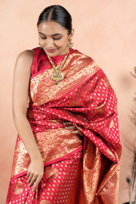 SUBHAM Woven, Embellished Banarasi Silk Blend Saree(Red, Gold)