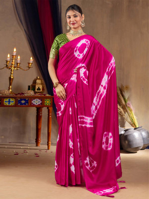 Tasrika Printed Hand Batik Satin Saree(Pink)