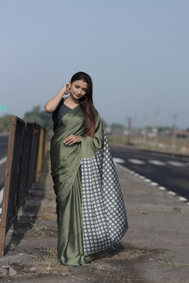 Margi Designers Printed Daily Wear Satin Saree(Dark Green)