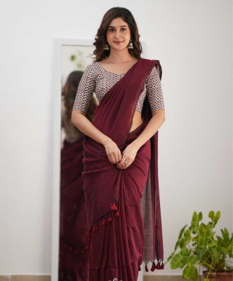 DHRITI Solid/Plain Handloom Cotton Blend Saree(Maroon)