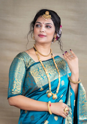 NP CREATION Woven Kanjivaram Pure Silk Saree(Multicolor)