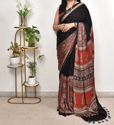 navinyavasatra Printed Bollywood Silk Blend Saree(Black)