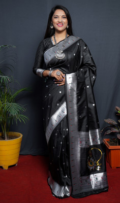 sarjan creation Self Design Paithani Jacquard Saree(Black)