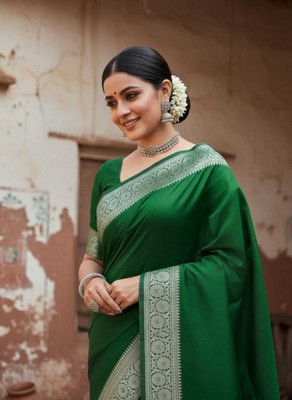 Afronza Paisley, Self Design, Tie-Dye, Woven Banarasi Satin, Silk Blend Saree(Green, Silver)