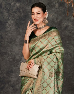 Samah Woven, Embellished, Self Design Banarasi Silk Blend, Jacquard Saree(Light Green, Gold)