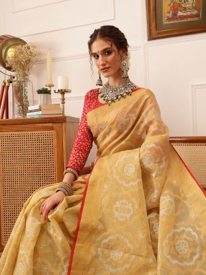 Divastri Floral Print Kota Doria Silk Blend Saree(Beige)