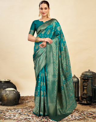 Divastri Woven, Embellished Banarasi Silk Blend Saree(Green)