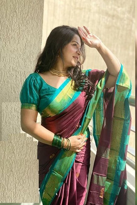 KanjiQueen Woven Kanjivaram Pure Silk, Cotton Blend Saree(Maroon, Light Blue)