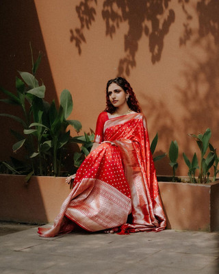 Khodal Zari Work Woven Kanjivaram Jacquard, Pure Silk Saree(Red)
