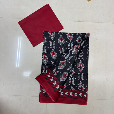 JANKI RAVI Printed Ikkat Pure Cotton Saree(Black, Red)