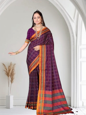 NEEL TEXTILES Self Design Bollywood Chiffon Saree(Maroon)