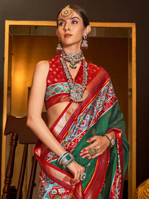 Sareemall Woven Patola Silk Blend Saree(Green)
