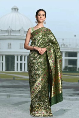 R S Textile Printed Banarasi Silk Blend Saree(Green)