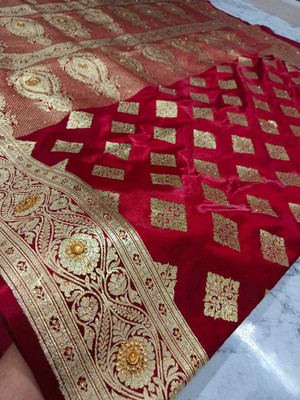 LYANNA Woven, Embellished Banarasi Satin Saree(Maroon)