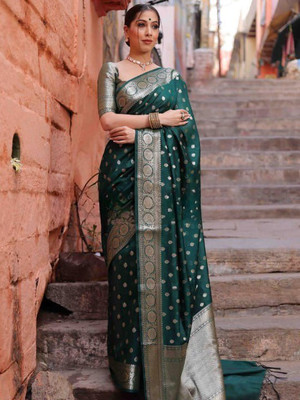 Flosive Striped Banarasi Pure Silk Saree(Green)