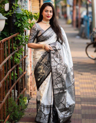 Samah Solid/Plain Kanjivaram Silk Blend, Jacquard Saree(White, Black)