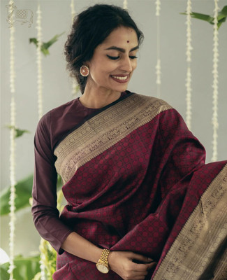 Begum Collection Self Design Kanjivaram Art Silk Saree(Maroon)