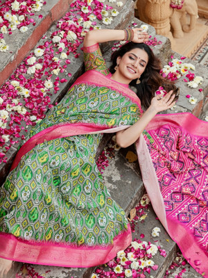 ZAMUNA Digital Print, Floral Print, Woven, Animal Print Banarasi Tussar Silk, Linen Saree(Green, Pink)