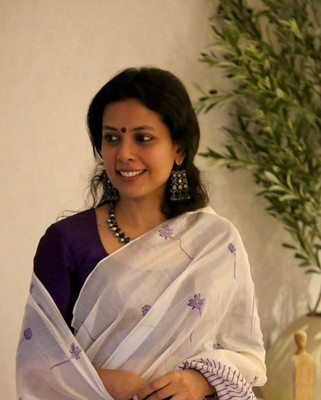 STAVA CREATION Printed Bollywood Linen Saree(White)