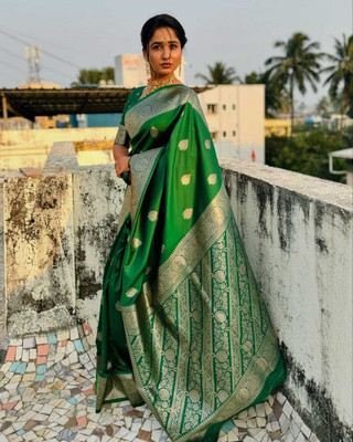VASTUKALA Woven Kanjivaram Pure Silk, Art Silk Saree(Green)