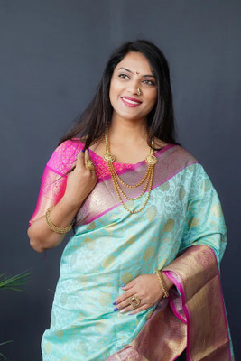 Bieth Woven, Self Design Banarasi Pure Silk, Silk Blend Saree(Light Blue, Pink)