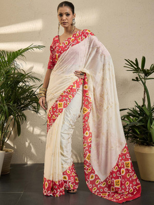 Divastri Floral Print Pochampally Georgette Saree(Cream)