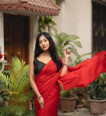 kashvi sarees Solid/Plain Bollywood Georgette Saree(Red)