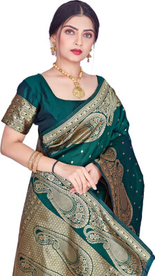 HouseOfCommon Self Design Banarasi Silk Blend, Jacquard Saree(Dark Green)