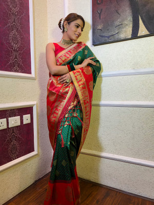 Quelea Embellished, Woven, Self Design Banarasi Silk Blend, Polyester Saree(Multicolor)