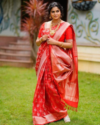 MISS WEARS Self Design Bollywood Silk Blend Saree(Red)