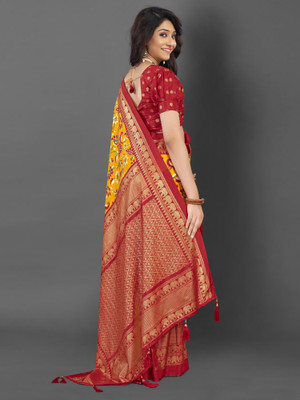 Divastri Printed Pochampally Cotton Blend Saree(Yellow)