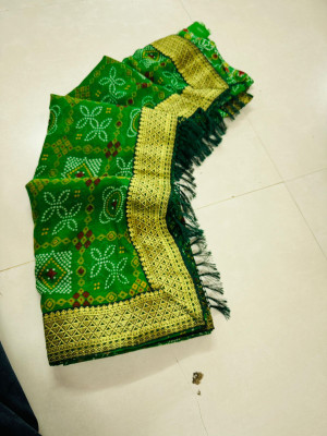Shikha creation Printed Bandhani Georgette Saree(Multicolor)