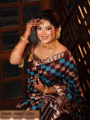Divine Fabrics Woven Mekhela Chador Silk Blend Saree(Brown)