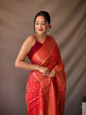 Verviza Printed Patola Pure Silk Saree(Red)