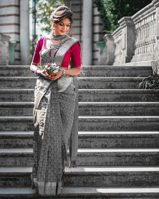 KHANJAN FASHION Floral Print, Geometric Print, Self Design, Woven Banarasi Pure Silk, Jacquard Saree(Silver)