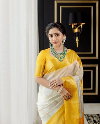 Hetasvi fashion Embellished, Self Design, Woven Banarasi Cotton Silk Saree(Yellow)
