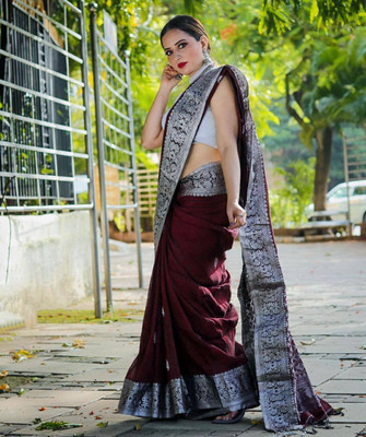 Rudr Venture Digital Print Banarasi Jacquard Saree(Silver)
