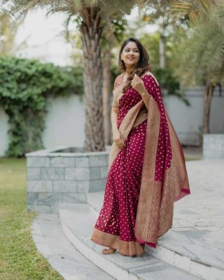 SetuMaalik Striped, Embellished, Self Design, Woven Bollywood Jacquard, Cotton Silk Saree(Maroon, Gold)