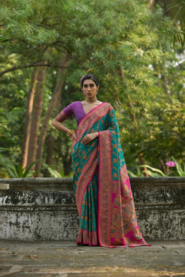 PeachPetals Woven, Floral Print Banarasi Cotton Blend Saree(Dark Green)