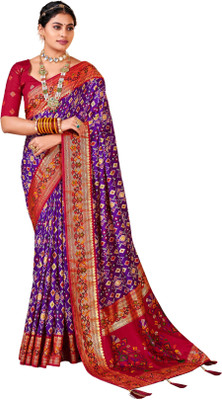 Akhilam Printed Patola Silk Blend Saree(Red)