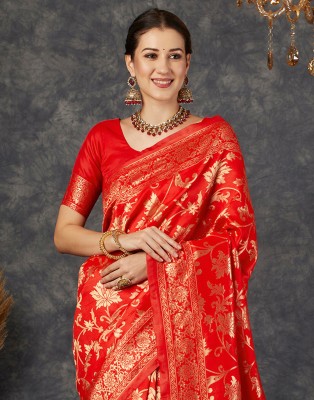 Samah Woven, Embellished, Self Design Kanjivaram Silk Blend, Jacquard Saree(Red, Gold)