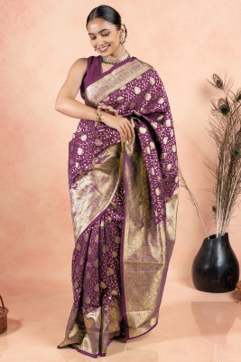 SUBHAM Woven, Embellished Banarasi Silk Blend Saree(Magenta, Gold)